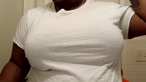 Snapshot of dadeesqtpieluvsu chatting on 01/13/26, 08:14 DadeesQTPie online show from 01/13/26, 08:14