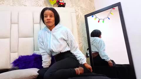 daffnelewis online show from 01/07/26, 11:23