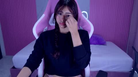 Dafne  online show from 11/21/25, 02:27