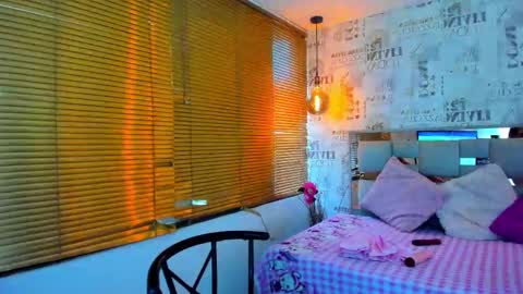 dafne_20 online show from 10/14/25, 07:58