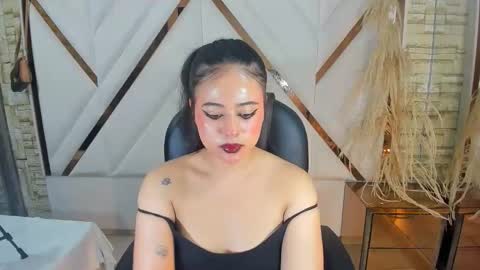 Snapshot of dafne_cleo chatting on 10/17/25, 04:15 Dafne online show from 10/17/25, 04:15