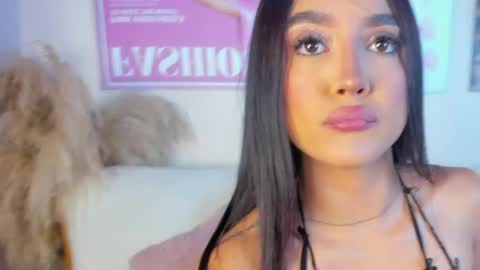 Snapshot of dafne_hillss chatting on 05/21/26, 11:17 dafne_hillss online show from 05/21/26, 11:17