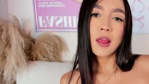 Snapshot of dafne_hillss chatting on 05/26/26, 11:50 dafne_hillss online show from 05/26/26, 11:50