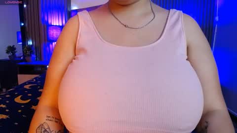 Snapshot of dafne_hs chatting on 12/23/24, 02:28 Dafne online show from 12/23/24, 02:28