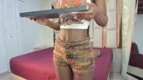 Snapshot of dafnee_adams chatting on 10/20/25, 12:49 Dafnee online show from 10/20/25, 12:49
