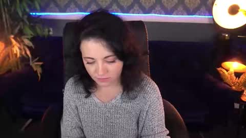 Dafni Mon online show from 11/24/25, 06:35