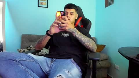 Snapshot of dage_19 chatting on 12/05/24, 06:43 my name is Jhon and I live in colombia online show from 12/05/24, 06:43