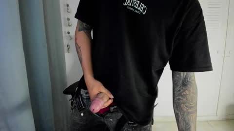 Snapshot of dage_19 chatting on 11/12/25, 07:20 my name is Jhon and I live in colombia online show from 11/12/25, 07:20