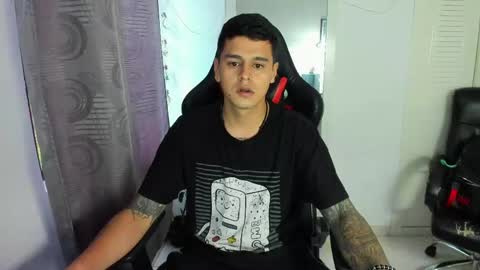 Snapshot of dage_19 chatting on 05/06/26, 11:04 my name is Jhon and I live in colombia online show from 05/06/26, 11:04