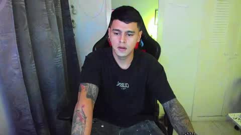Snapshot of dage_19 chatting on 05/13/26, 03:04 my name is Jhon and I live in colombia online show from 05/13/26, 03:04