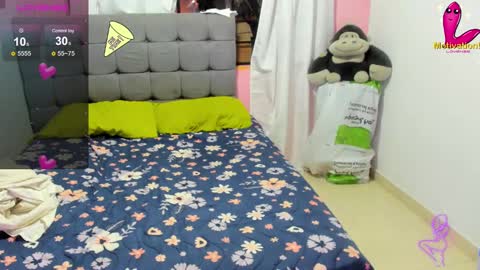 Snapshot of dahian_carter chatting on 01/16/25, 12:09 Dahian online show from 01/16/25, 12:09