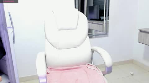 Snapshot of dahian_carter chatting on 10/28/25, 12:09 Dahian online show from 10/28/25, 12:09