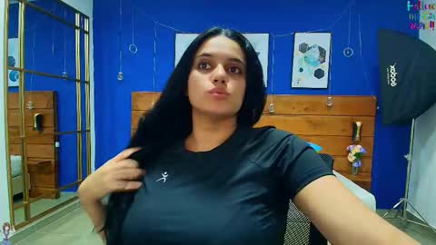 Snapshot of dahiana_spark chatting on 11/22/25, 08:08 Dahiana online show from 11/22/25, 08:08