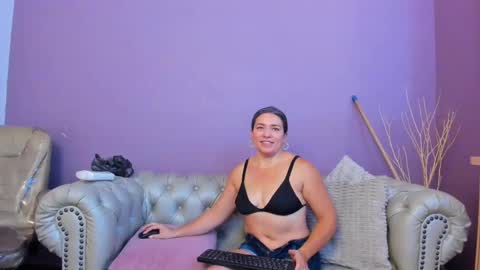 Dahiane Connor online show from 11/22/25, 11:48