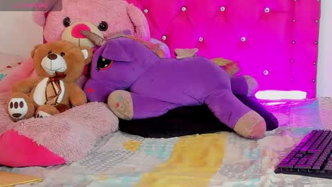 Snapshot of dahiangomezz chatting on 03/28/26, 03:22 online show from 03/28/26, 03:22