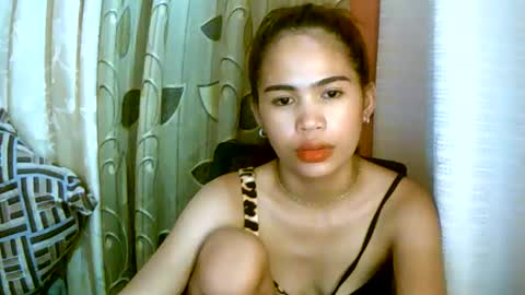 Snapshot of dahlia_123 chatting on 12/05/24, 10:55 Im Dahlia online show from 12/05/24, 10:55