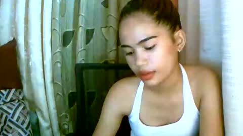 Snapshot of dahlia_123 chatting on 12/17/24, 09:39 Im Dahlia online show from 12/17/24, 09:39