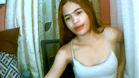 Snapshot of dahlia_123 chatting on 01/05/25, 01:04 Im Dahlia online show from 01/05/25, 01:04