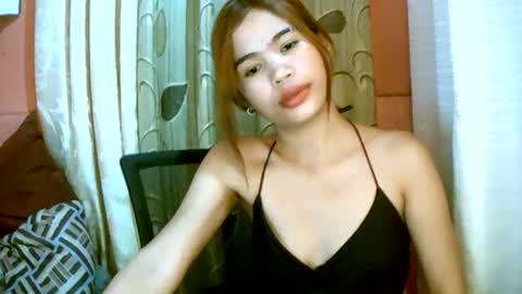 Snapshot of dahlia_123 chatting on 01/13/25, 01:17 Im Dahlia online show from 01/13/25, 01:17