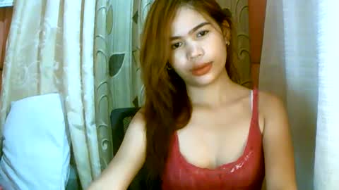 Snapshot of dahlia_123 chatting on 02/08/25, 10:50 Im Dahlia online show from 02/08/25, 10:50