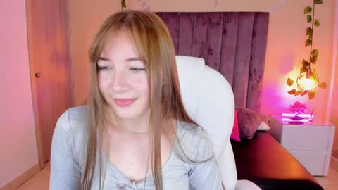 Dahlia online show from 09/15/25, 01:33