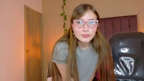 Snapshot of dahlia_rousse chatting on 06/05/26, 06:52 Dahlia online show from 06/05/26, 06:52