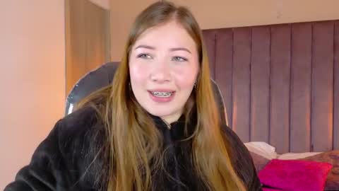 Snapshot of dahlia_rousse chatting on 06/10/26, 05:28 Dahlia online show from 06/10/26, 05:28