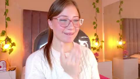 Snapshot of dahlia_rousse chatting on 06/18/26, 05:51 Dahlia online show from 06/18/26, 05:51