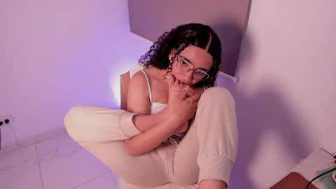 Dahli online show from 03/12/25, 03:57