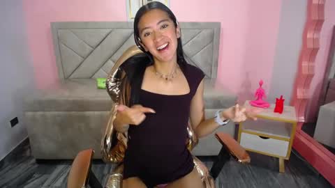 dahyan_ch online show from 11/14/25, 04:38