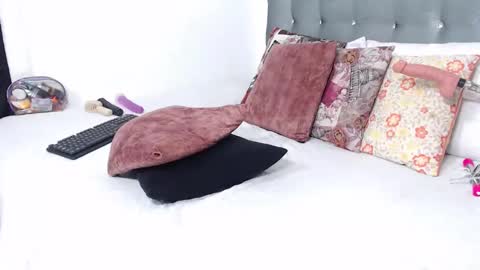 Daiisha.. online show from 12/17/25, 09:54