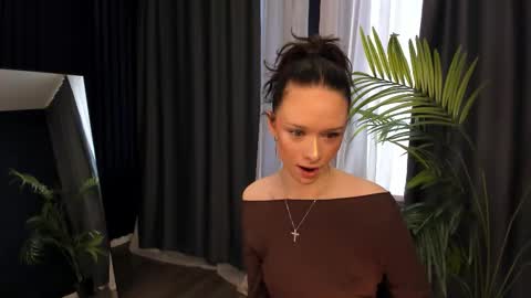 daily_glam online show from 10/02/25, 12:23