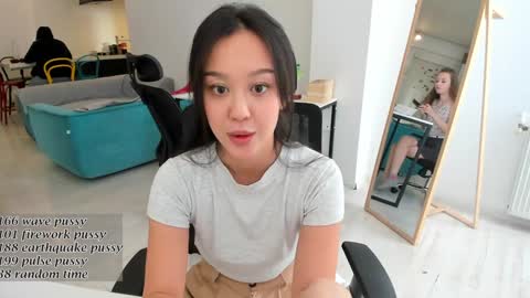 Snapshot of daily_love chatting on 10/27/25, 07:01 daily_love online show from 10/27/25, 07:01