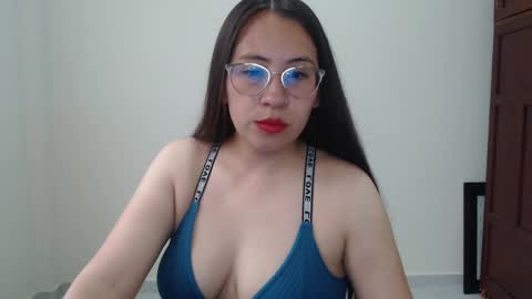 Snapshot of daily_queen19 chatting on 05/26/26, 12:01 Carol online show from 05/26/26, 12:01