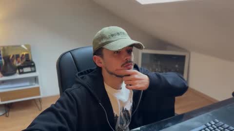 Daimon  online show from 11/04/25, 01:32