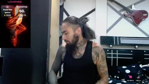 Snapshot of daimon_rock01 chatting on 02/25/26, 04:00 felipe online show from 02/25/26, 04:00