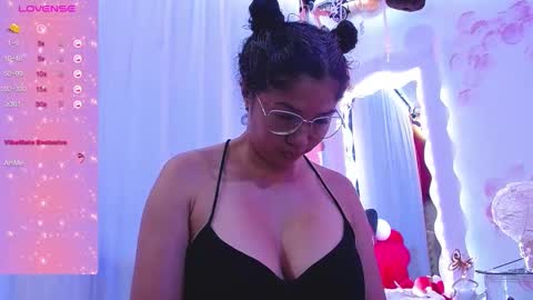 Snapshot of daina_flower chatting on 10/06/25, 04:21 DAINA online show from 10/06/25, 04:21