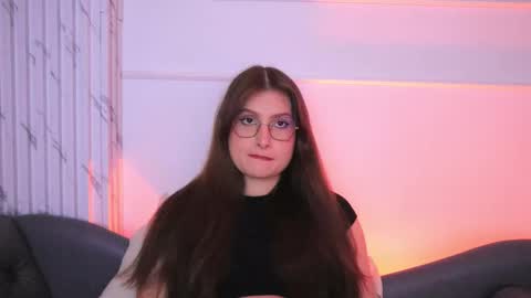 Lauren            online show from 12/22/25, 04:09