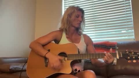 Daisy137 online show from 10/26/25, 03:18