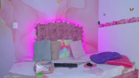 Snapshot of daisy__rose chatting on 01/14/25, 03:01 Dai online show from 01/14/25, 03:01