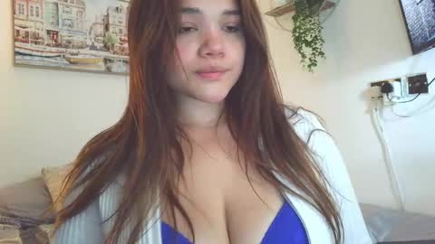 Snapshot of daisy_brown01 chatting on 05/04/26, 02:13 Dai my Instagram missdaisy 07 online show from 05/04/26, 02:13