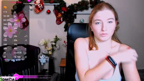 Snapshot of daisy_candy chatting on 12/29/24, 02:27 Little Di online show from 12/29/24, 02:27