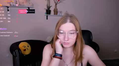 Snapshot of daisy_candy chatting on 02/14/25, 08:37 Little Di online show from 02/14/25, 08:37
