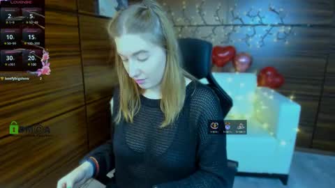 Snapshot of daisy_candy chatting on 02/25/25, 12:25 Little Di online show from 02/25/25, 12:25