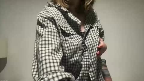Snapshot of daisy_lately chatting on 03/02/26, 01:19 daisy_lately online show from 03/02/26, 01:19