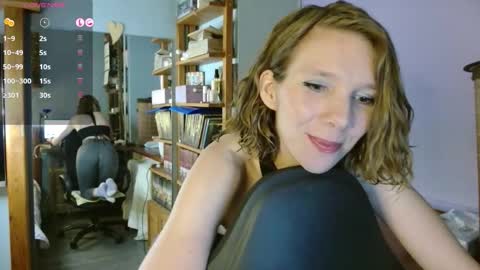 daisy_lovely online show from 11/11/25, 06:13