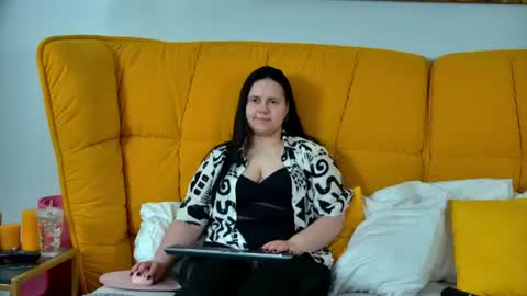 Snapshot of daisyharts chatting on 06/23/26, 05:00 DaisyHarts online show from 06/23/26, 05:00