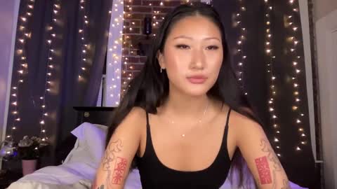 Daisy Kim online show from 02/22/25, 03:12