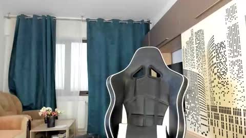 Beatrice online show from 12/01/25, 11:59