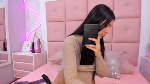 Mariana online show from 11/26/25, 12:28